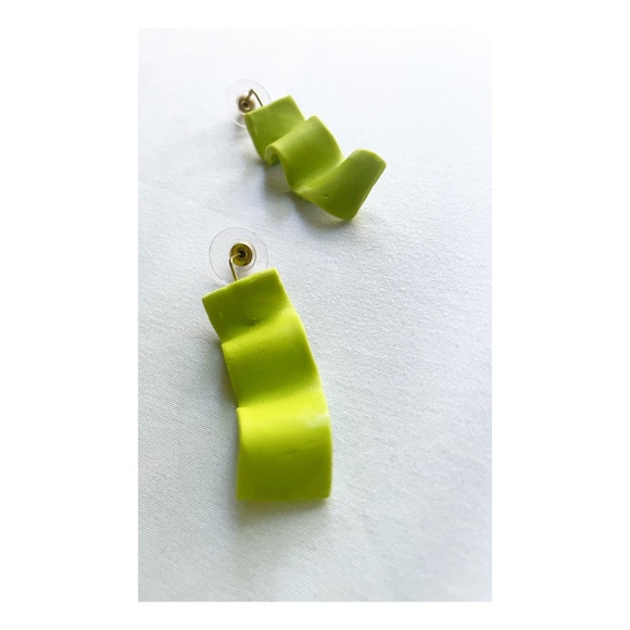 HANDMADE | SQUIGGLE EARRINGS - Picture 5 of 7